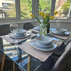 Stylish 2 Bedroom Town Centre Flat Near Apartment Bournemouth